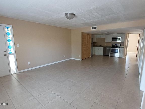 3rd image of 1515 Huntington Ln APT 528