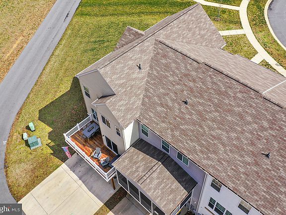 3rd image of 41572 Briarwood Cir