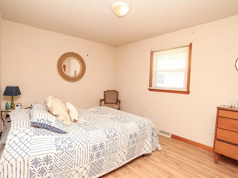 1026 N Jefferson St #A — Photo 15