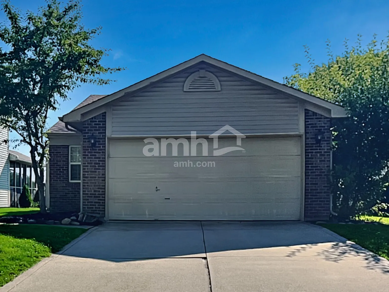 3 bed, 2.0 bath, 1301 sqft, $1,915 — Photo 1