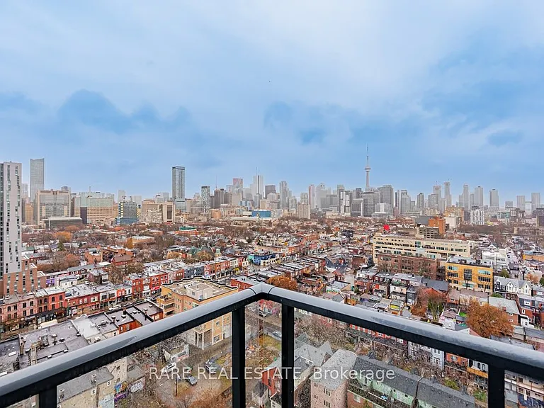 297 College St #Penthouse 5 — Photo 46