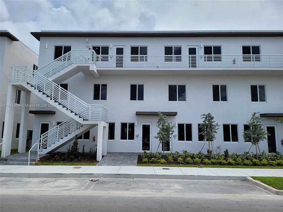 1st image of 10300 NW 66th St #102