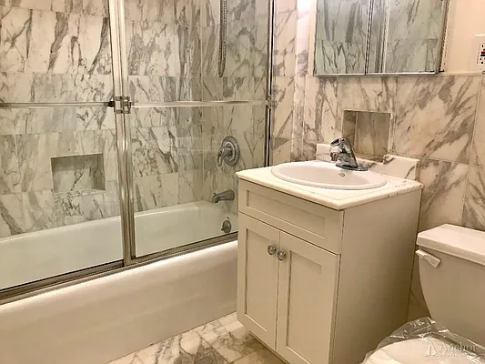 Rented by Anchor Associates | media 17