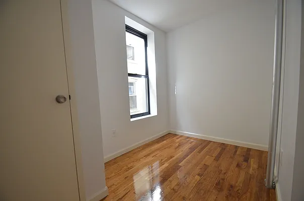 Rented by CITY SKYLINE REALTY INC | media 9