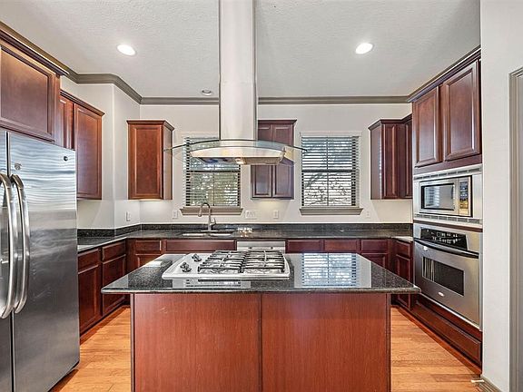 5th image of 10626 Clearview Villa Pl