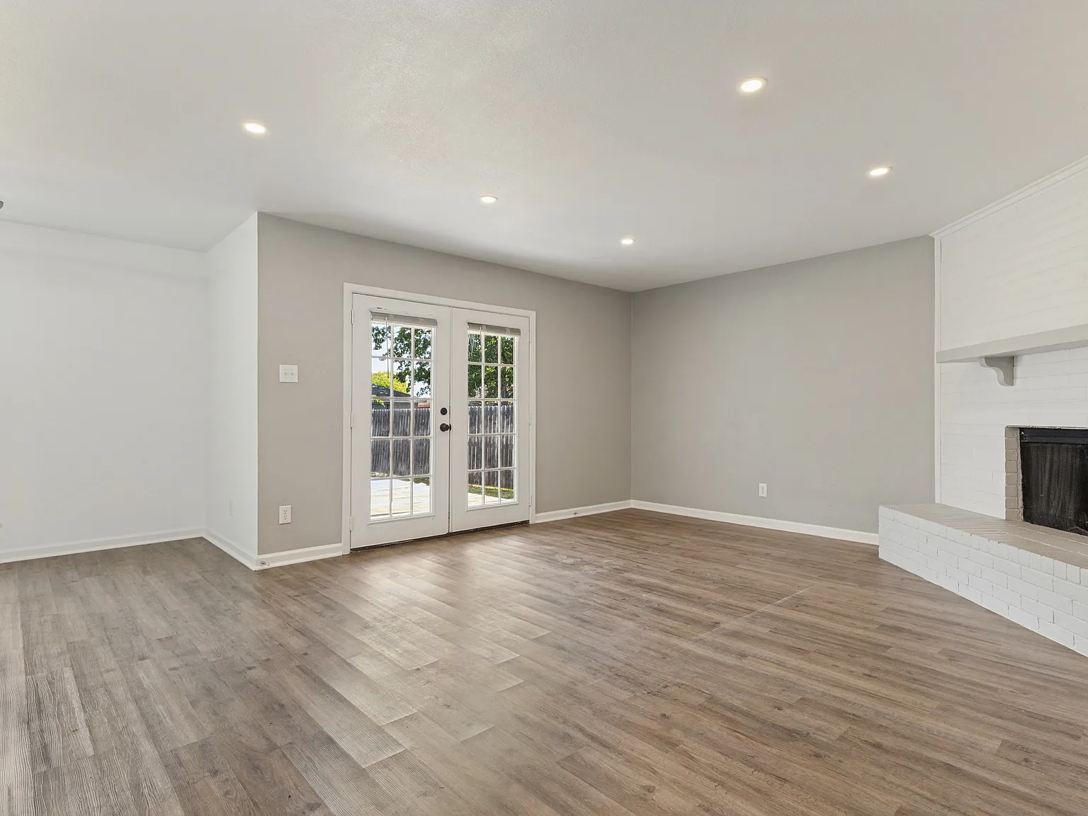 3 bed, 1389 sqft, $2,150 — Photo 2