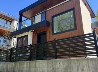 3930 Crown St, Vancouver, BC V6S 2N1