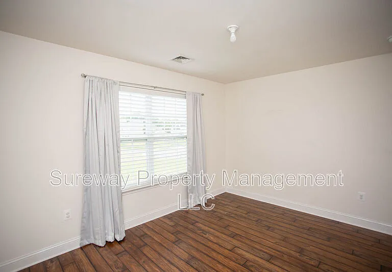 1 Tweentown Close — Photo 27