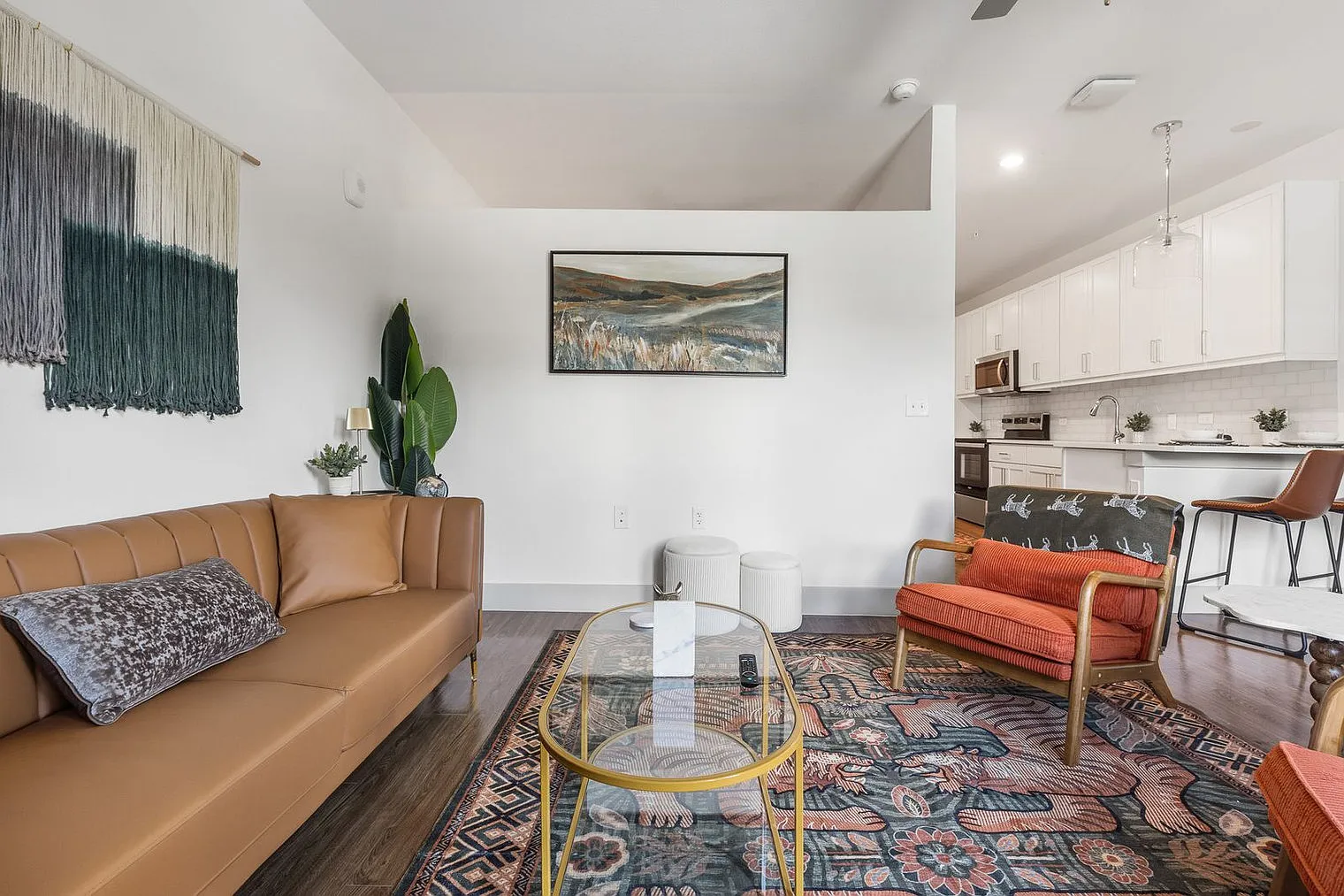 1 bed, 1.0 bath, 613 sqft, $2,370 — Photo 4