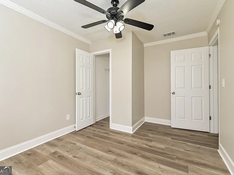 1204 Redbud Ct — Photo 16
