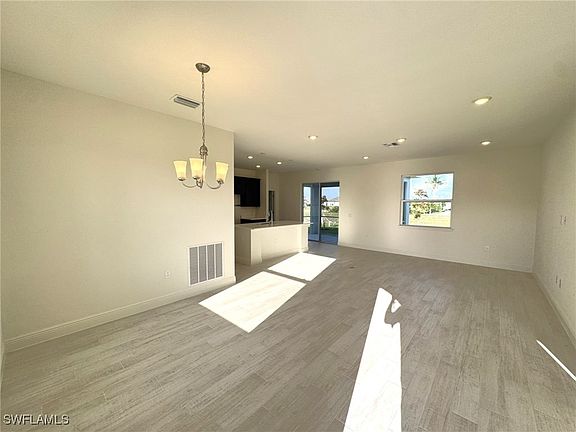 3rd image of 3928 NW 41st Ave