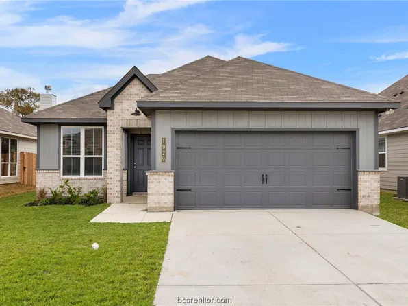 1920 Chief St, Bryan, TX 77807