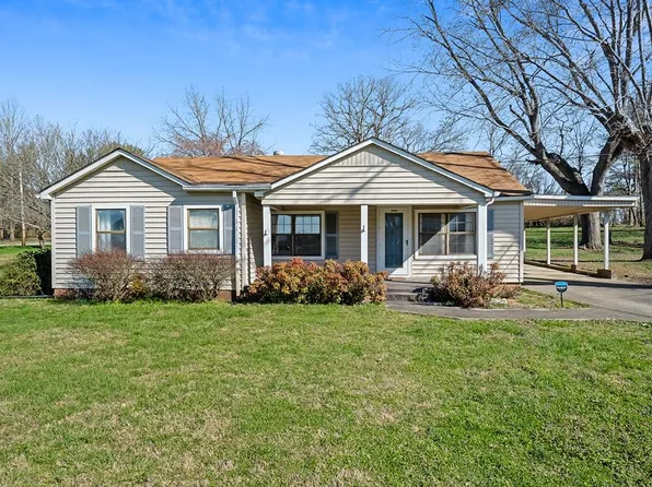 365 Lone Oak Dr, Cookeville, TN 38501