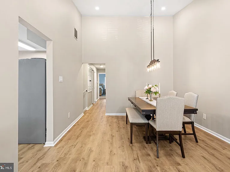 107 Sweetwater Dr — Photo 3