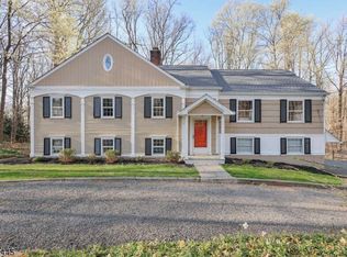 11 Wells Ln, Warren, NJ 07059