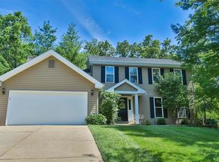 16201 Maple Crossing Ct, Ballwin, MO 63011