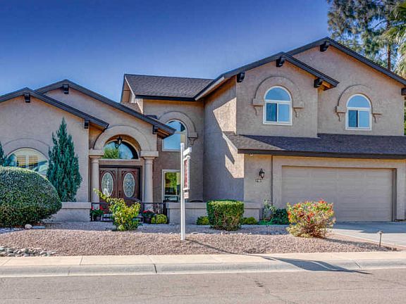 3rd image of 1941 E Myrna Ln