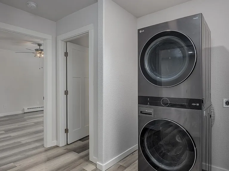 1157 Acorn Cir — Photo 24