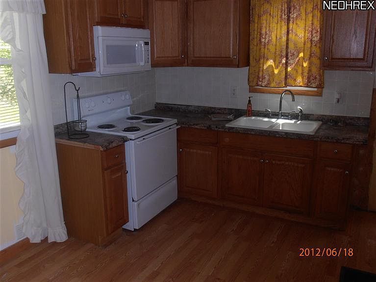2nd image of 2505 Howenstine Dr SE