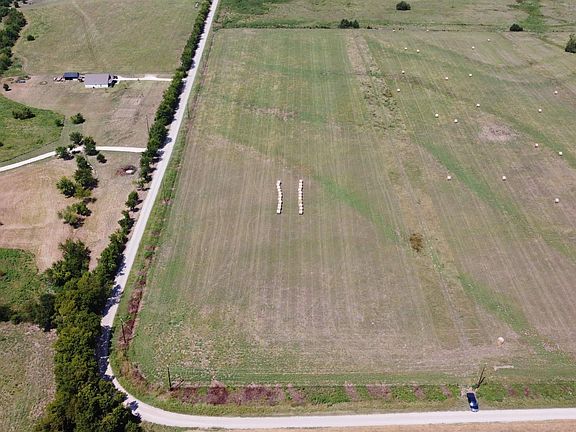 2nd image of 720 County Road 2105