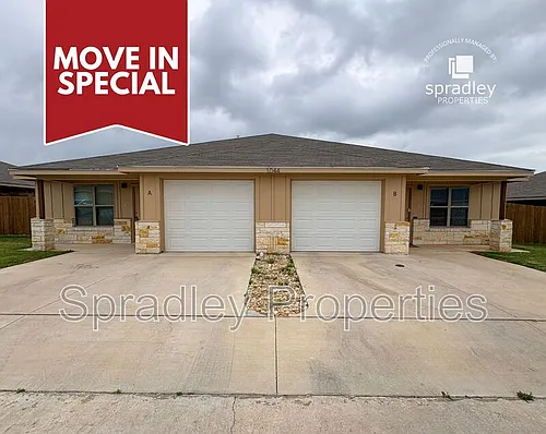 1044A Edwards Dr Photo 1