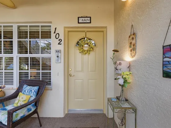 700 Mirabella Cir Unit 102, Venice, FL 34292