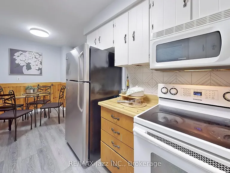 677 Grandview Dr — Photo 6