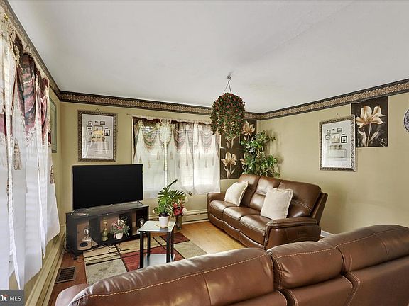 2nd image of 439 S 8th St