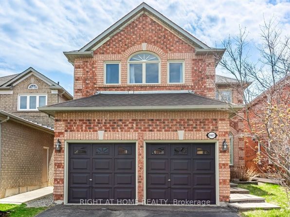 2437 Yorktown Cir, Mississauga, ON L5M 5Y1
