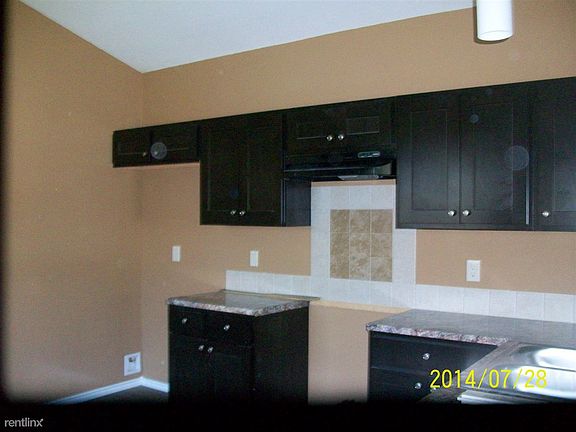 2419 S. St Clair (13)