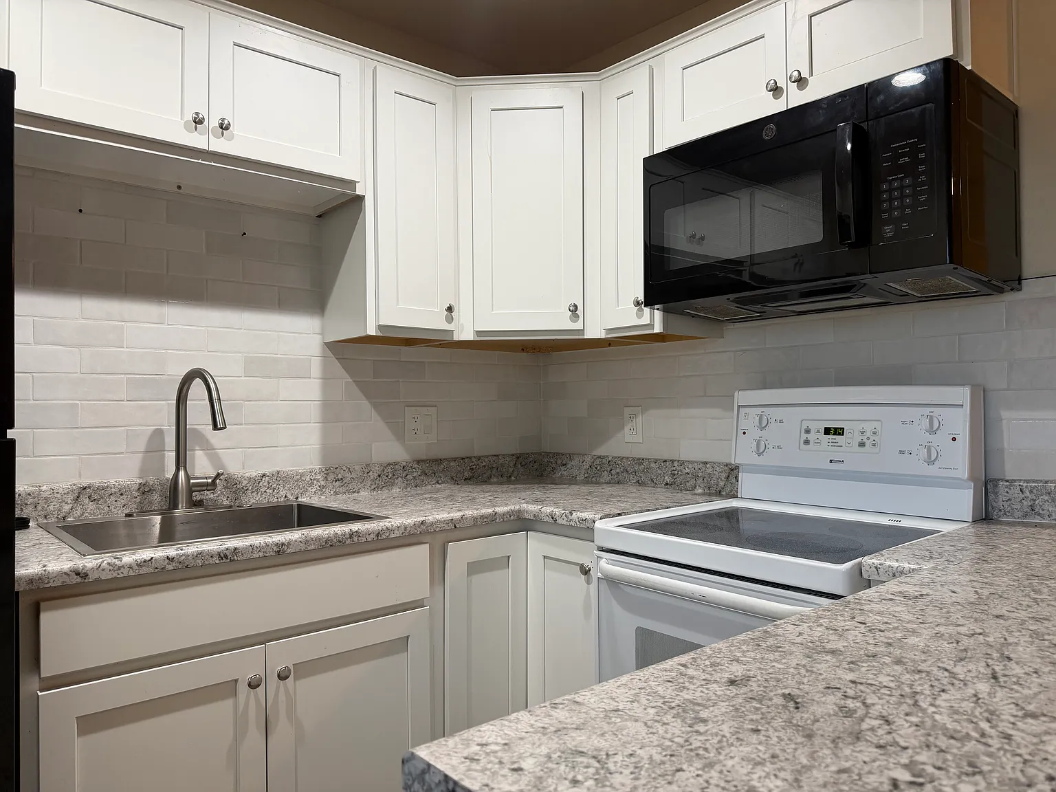 1 bed, $1,095 — Photo 2