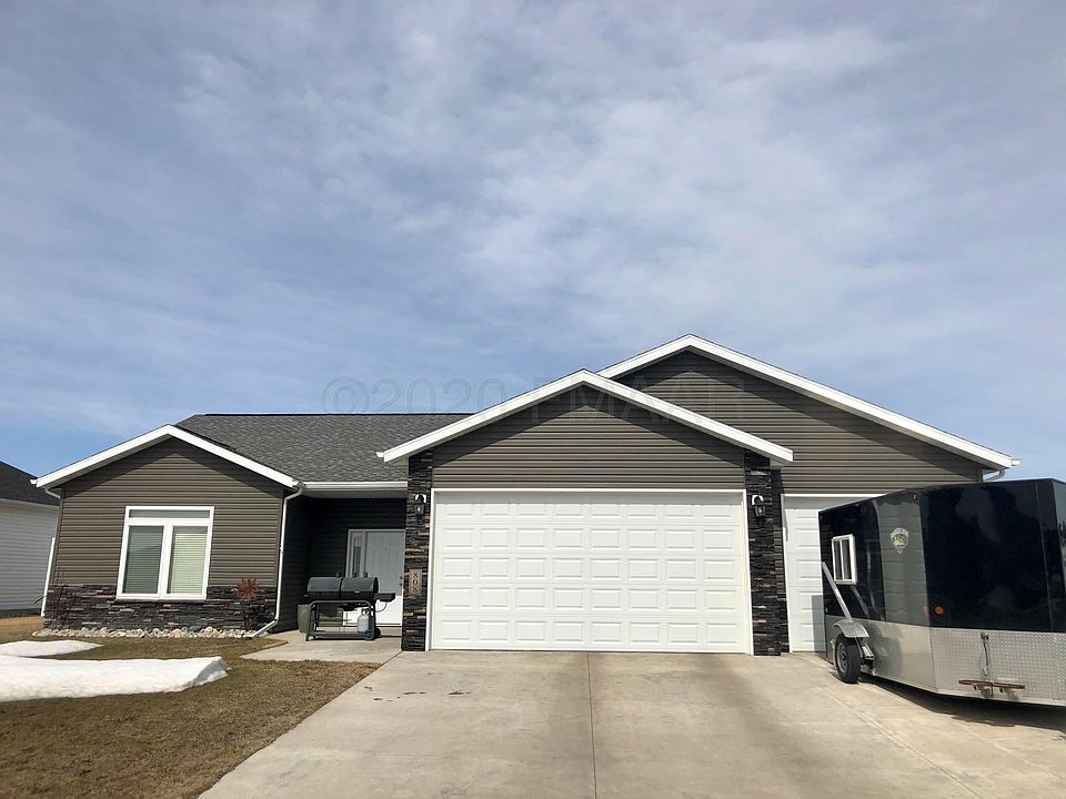 1st image of 808 28th Ave W