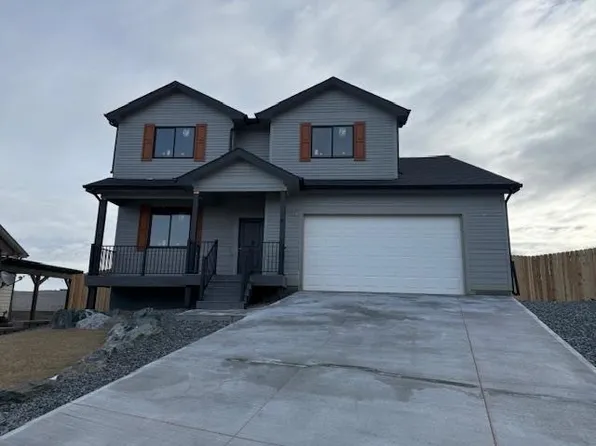 3679 Timber Wolf Dr, Casper, WY 82604