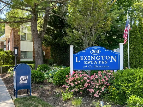 200 Lexington Avenue #8B, Oyster Bay, NY 11771