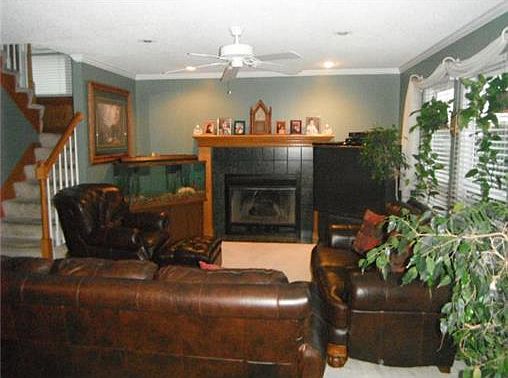 3rd image of 1008 NE Scenic Cir