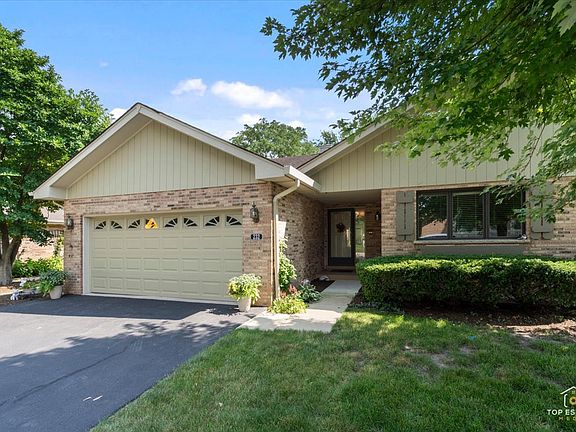 3rd image of 232 Royal Ln #232