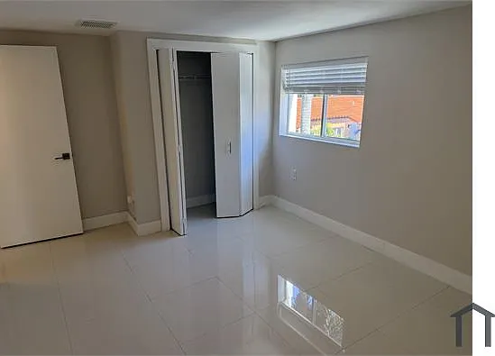 1059 SW 3rd St #7 — Photo 28