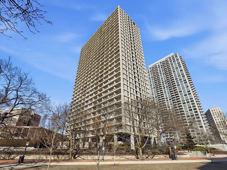 1st image of 1960 N Lincoln Park W APT 2709