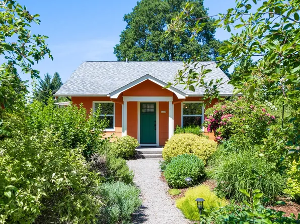 4419 NE Sumner St, Portland, OR 97218