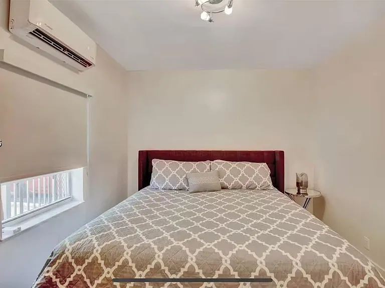 174 NE 47th St #202 — Photo 9