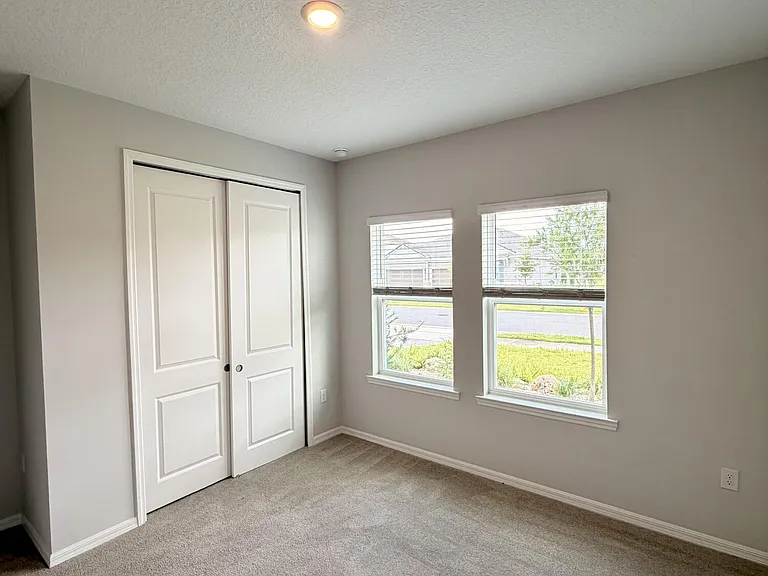 1352 Arklow Cir — Photo 29