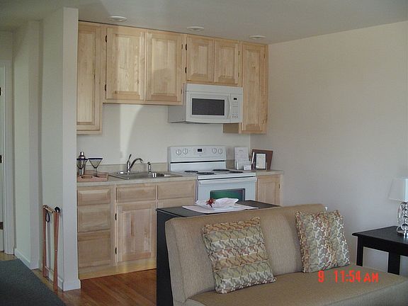 3rd image of 3501 Us Highway 9w APT 11
