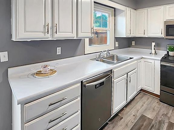 3rd image of 4320 W Shawnda Ct
