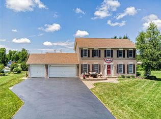 1137 Chimney Trl, Webster, NY 14580