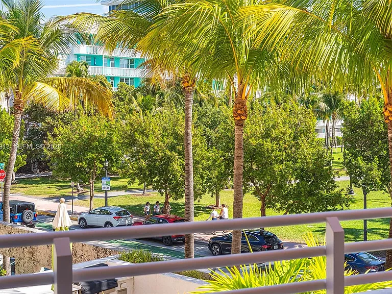 226 Ocean Dr #3C — Photo 41