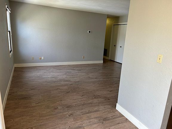 5th image of 4028 N Illinois Ave APT 12