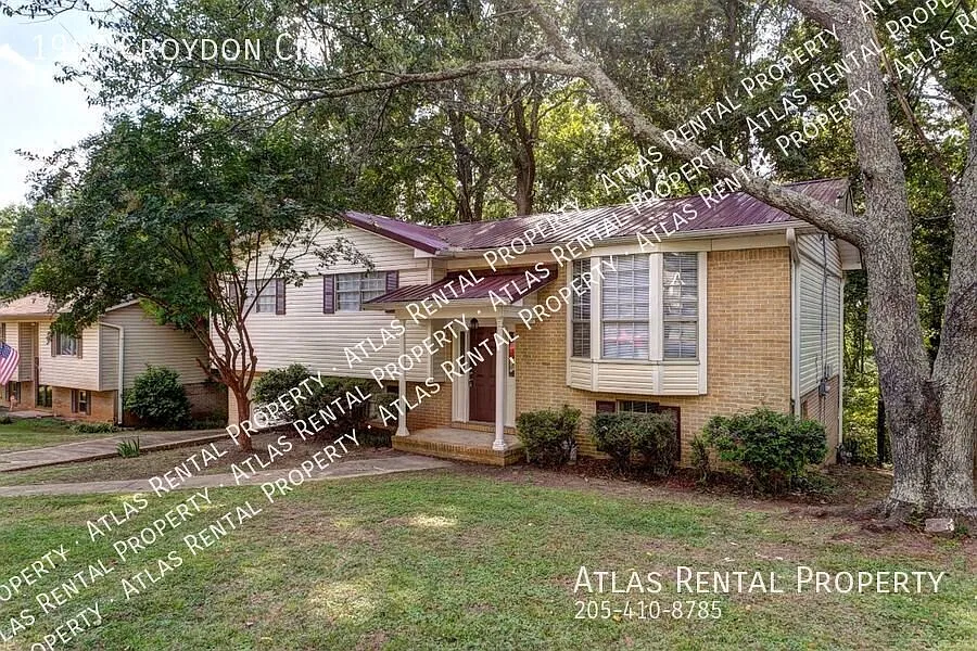 Roomy & Renovated 4BR Home at a Great Price! — Photo 2