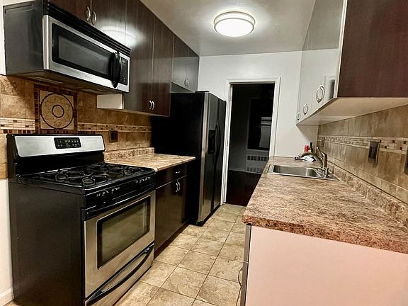 5th image of 14050 Burden Cres APT 5G