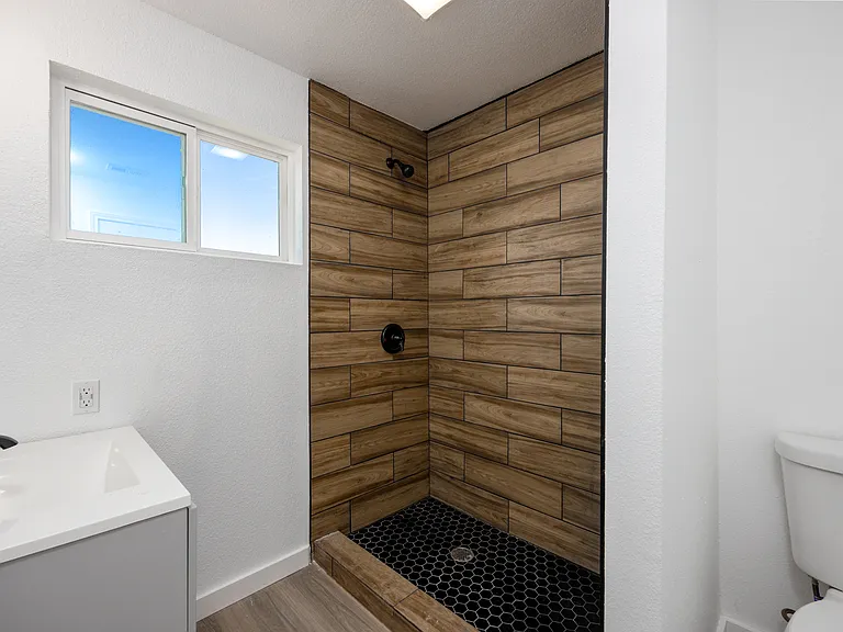 147 Western Lake Dr — Photo 16