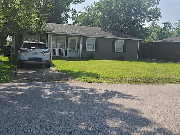 3rd image of 1110 Natchez Dr